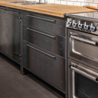 Drawer cabinet for an industrial design kitchen