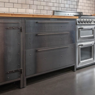 Drawer cabinet for an industrial design kitchen